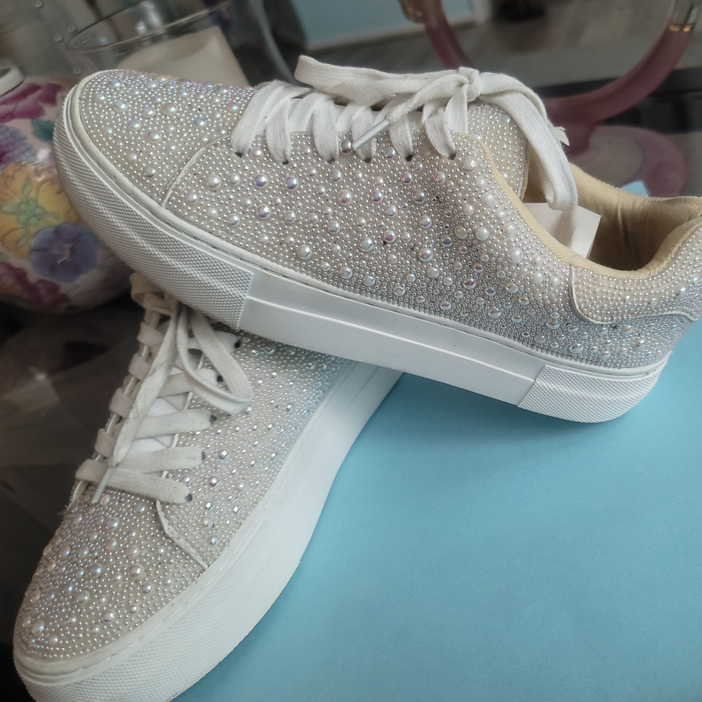 Betsey Johnson SB Sidny Sneaker Pearl Women’s Size 7.5M Sparkle Platform Lace Up